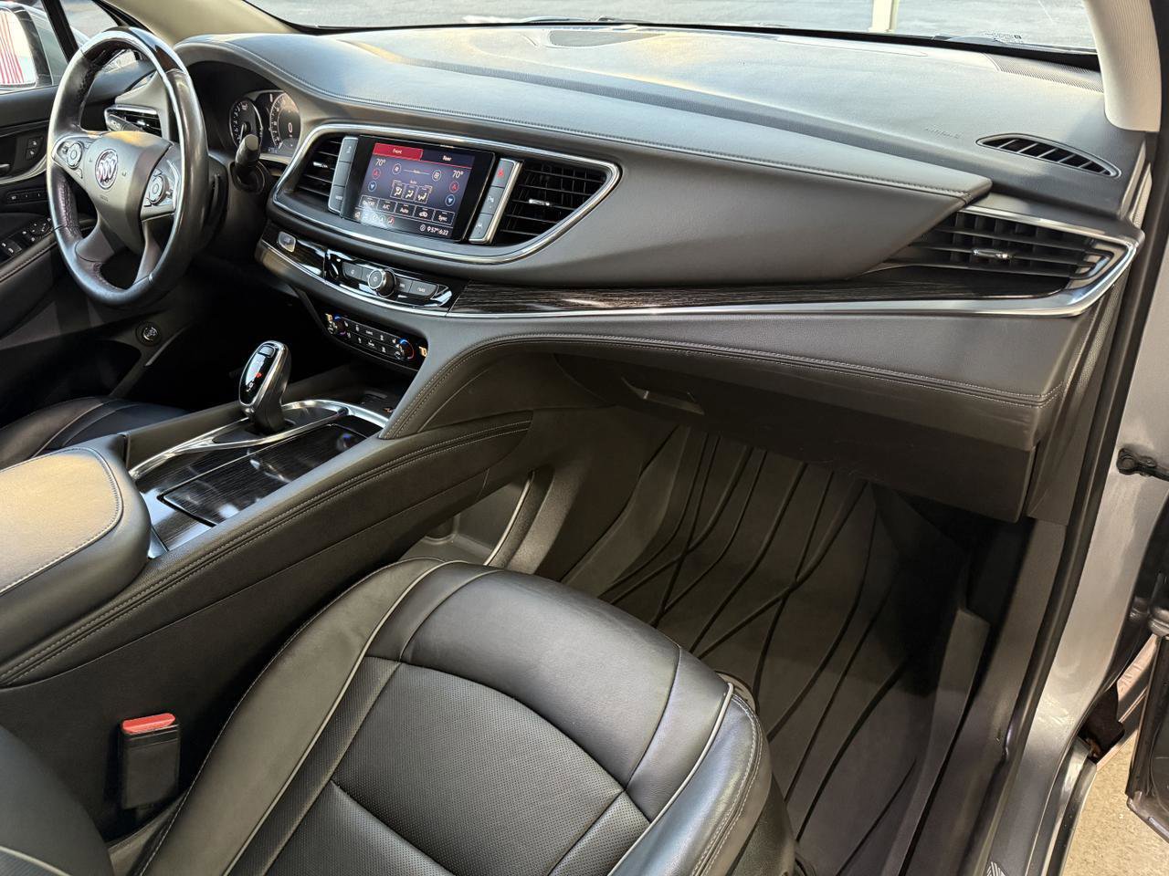Used 2021 Buick Enclave Avenir w/ Avenir Technology Package image 35