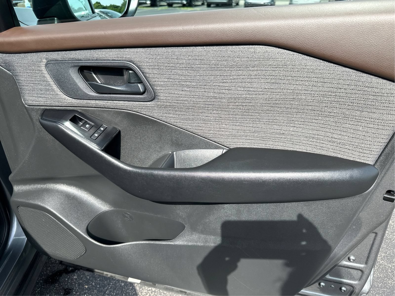 Used 2023 Nissan Rogue S AWD/4WD image 21