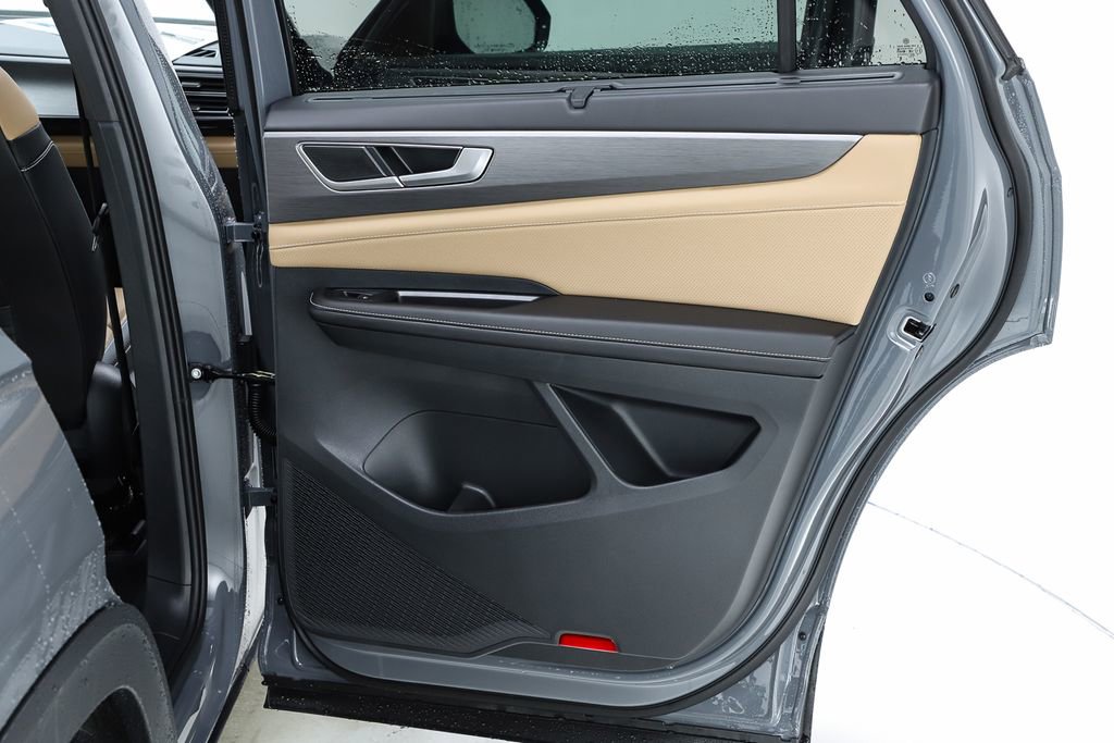 New 2026 Volkswagen Atlas Cross Sport SE image 31