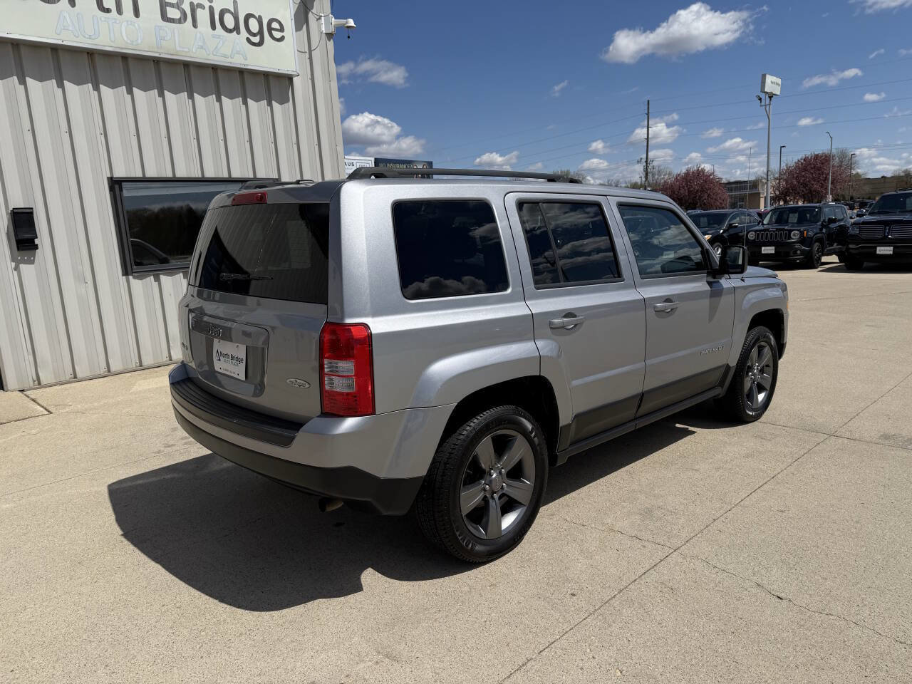 Used 2015 Jeep Patriot High Altitude AWD/4WD image 4