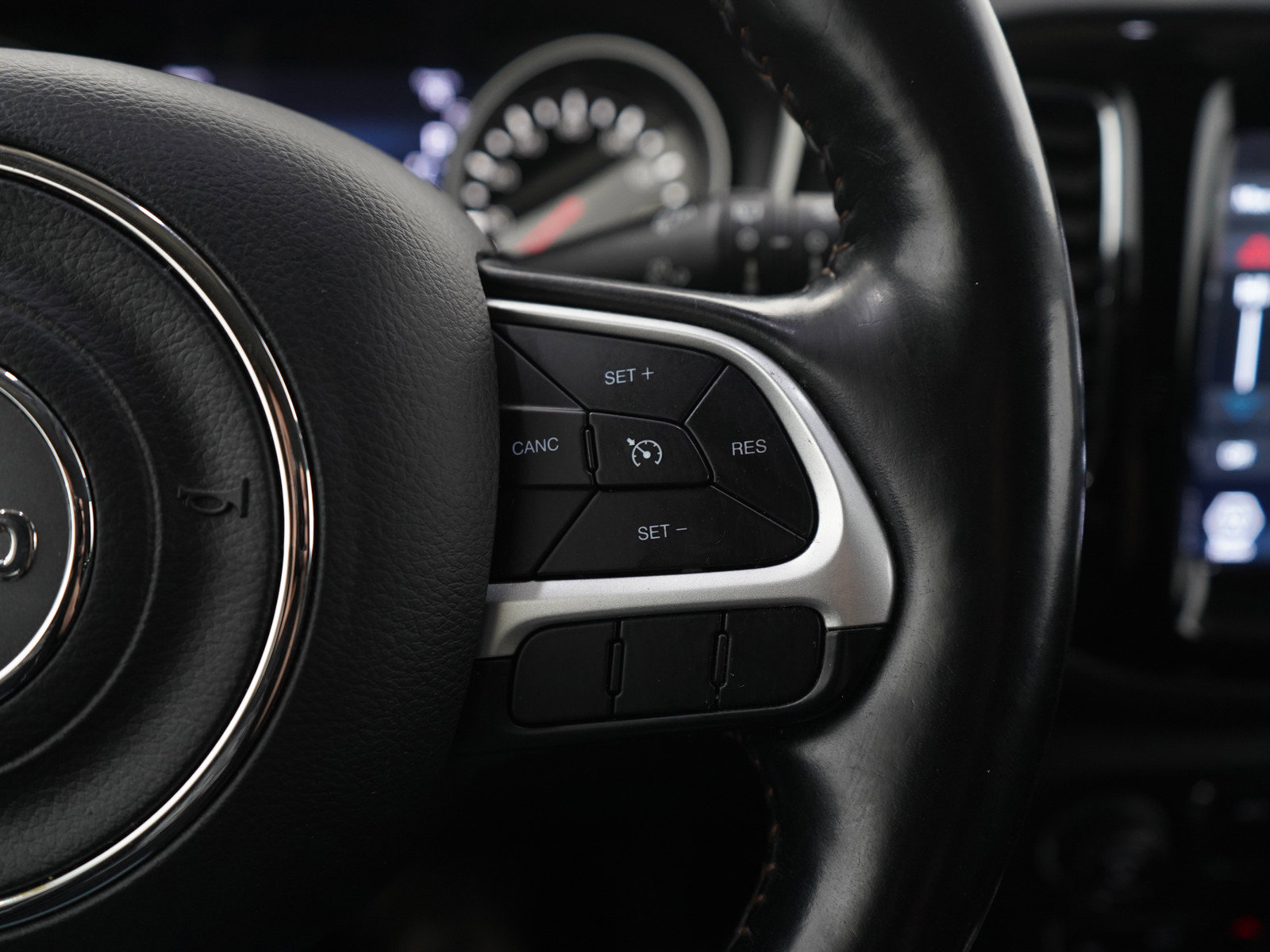 Used 2020 Jeep Compass Limited AWD/4WD image 21