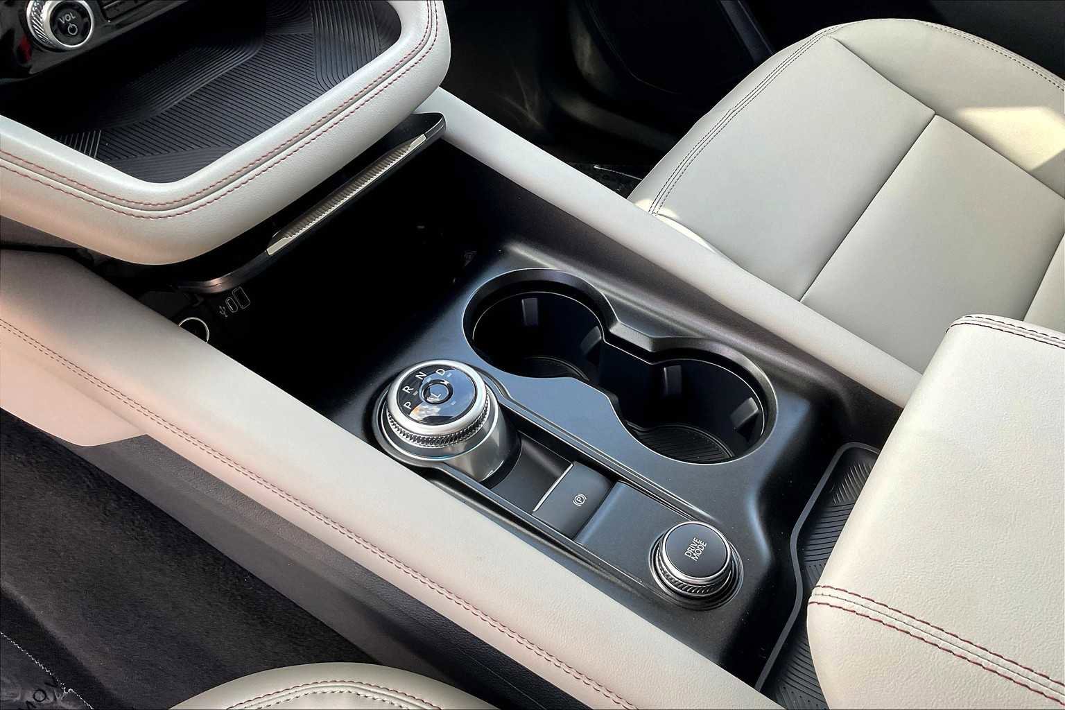 New 2025 Ford Explorer Active w/ Active Comfort Package image 7