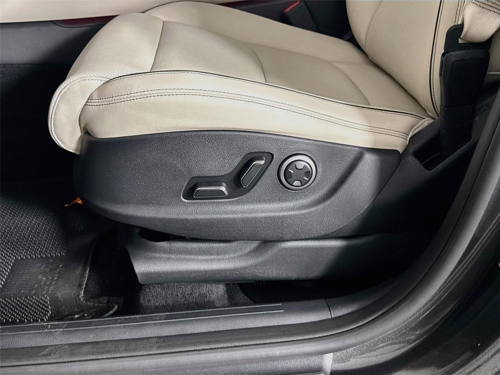 New 2027 Genesis GV70 2.5T Advanced AWD/4WD image 22