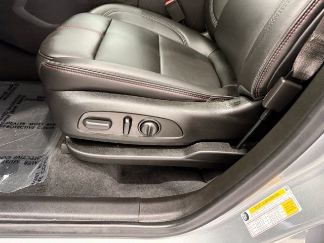 Used 2023 Chevrolet Traverse RS image 14