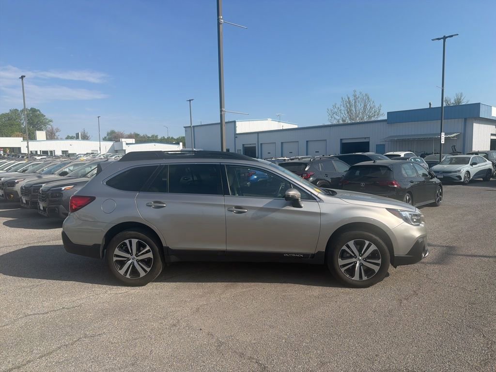 Used 2019 Subaru Outback 2.5i Limited image 16