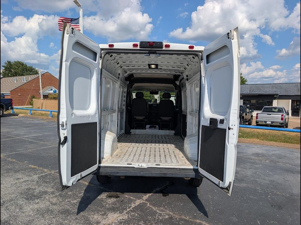 Used 2025 RAM ProMaster 2500 w/ Convenience Group FWD image 19