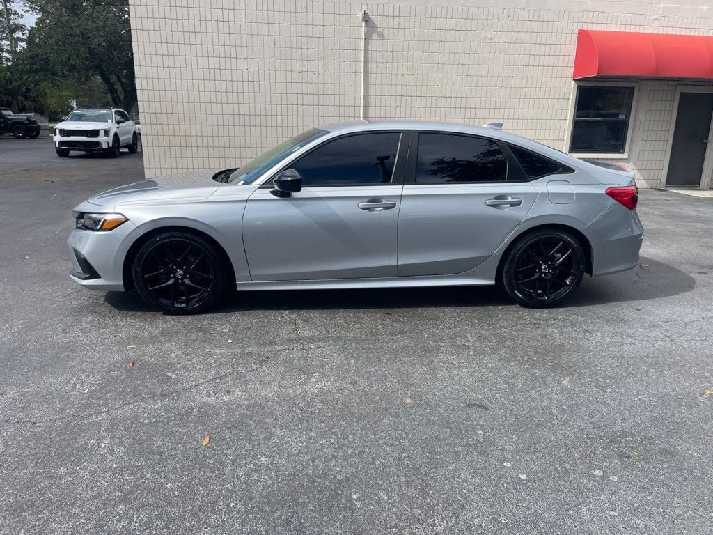 Used 2022 Honda Civic Sport image 2