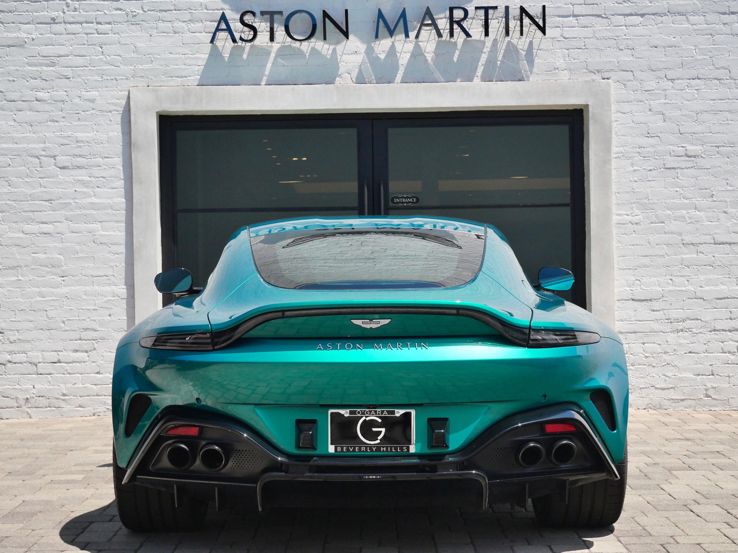 Used 2025 Aston Martin V8 Vantage Coupe RWD image 14