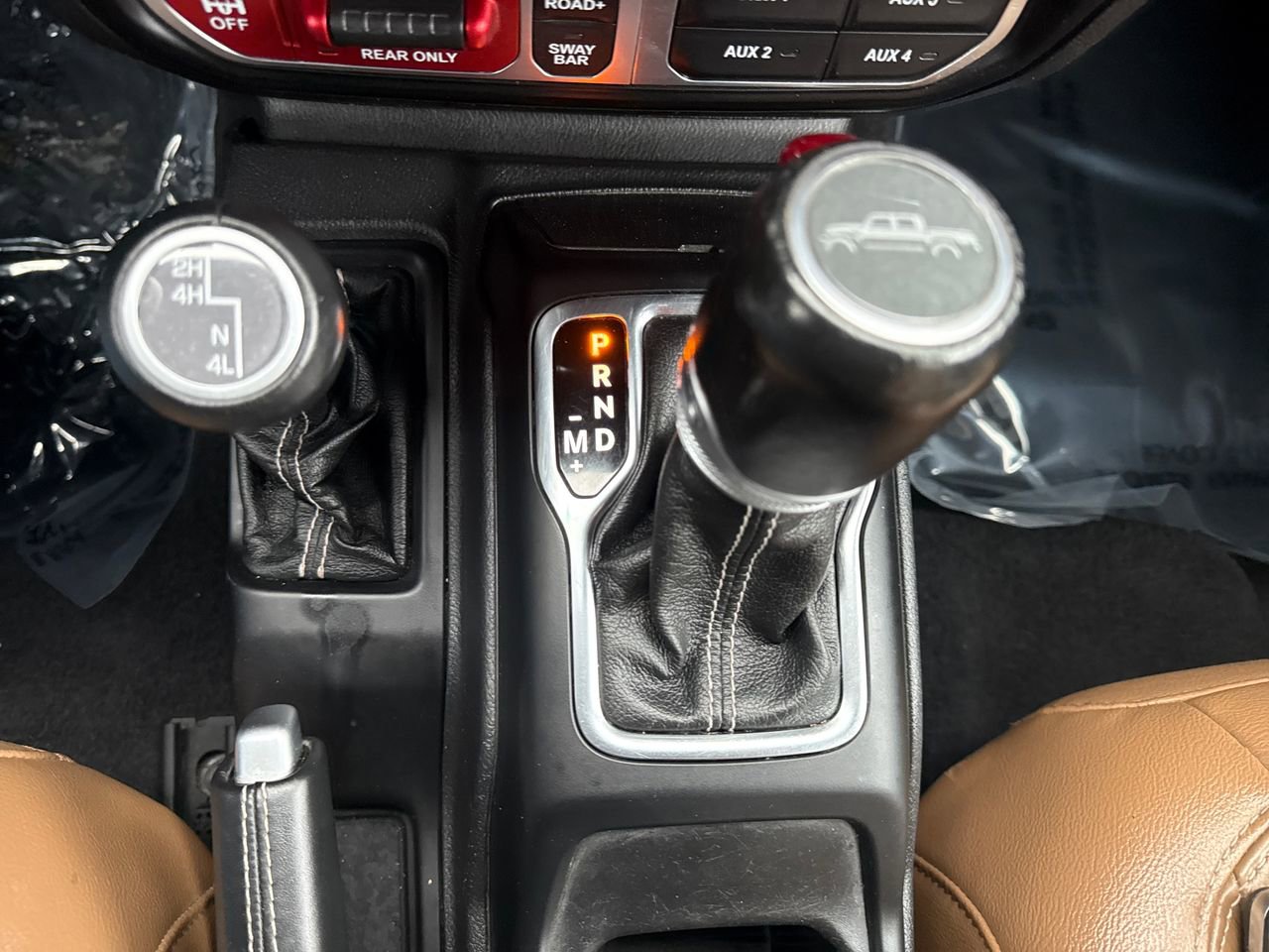 Used 2021 Jeep Gladiator Rubicon w/ Uconnect 4C Nav & Sound Group image 25