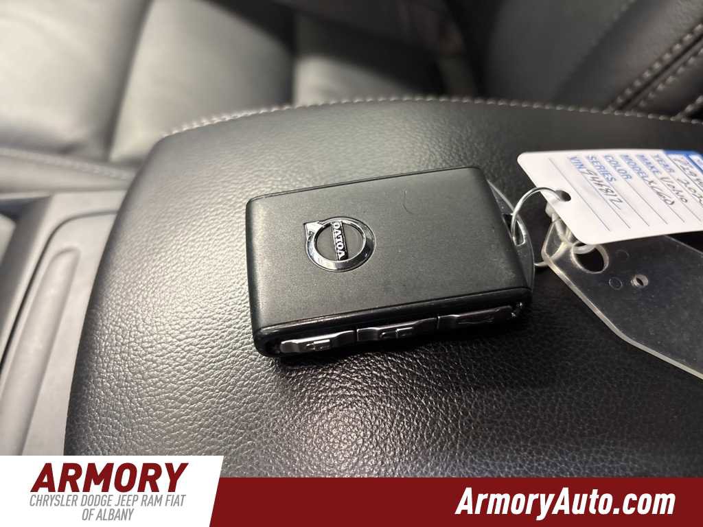 Used 2023 Volvo XC40 B5 Core w/ Convenience Package image 20