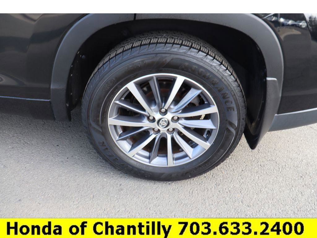 Used 2017 Toyota Highlander XLE image 29