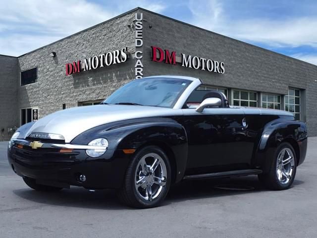 Used 2006 Chevrolet SSR w/ Preferred Equipment Group image 1
