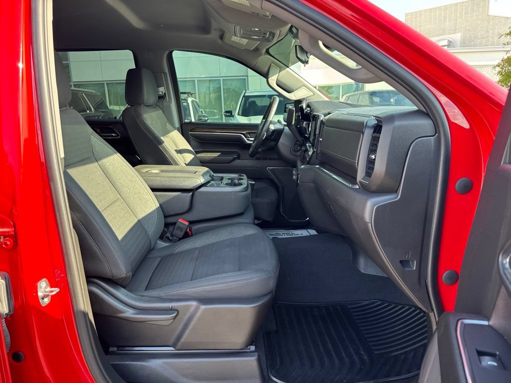 Used 2023 Chevrolet Silverado 1500 RST AWD/4WD image 16