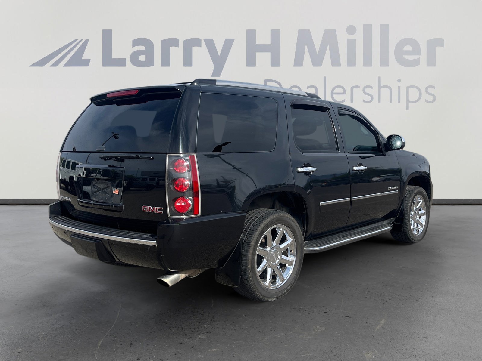 Used 2013 GMC Yukon Denali AWD/4WD image 5