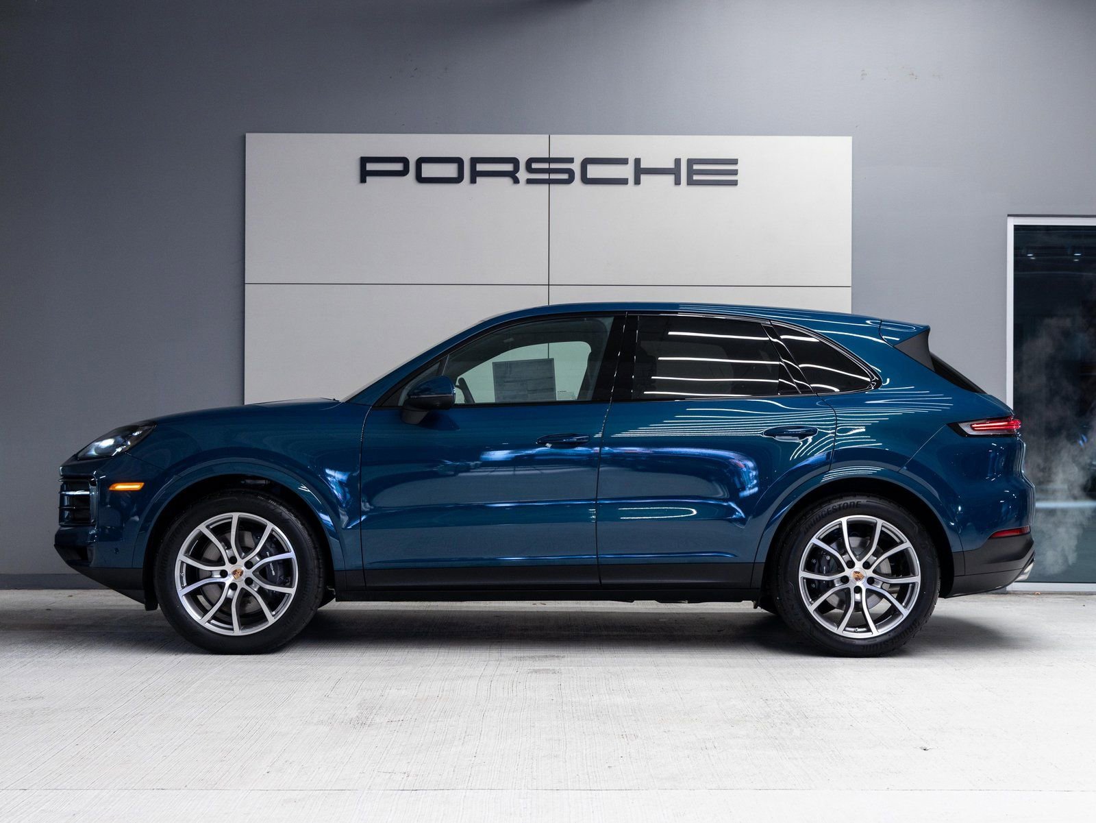 Certified 2026 Porsche Cayenne AWD/4WD image 2