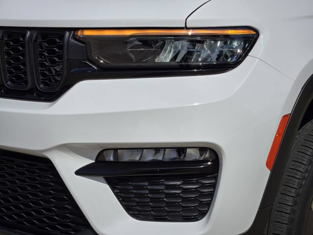 Certified 2023 Jeep Grand Cherokee Limited w/ Black Appearance Package AWD/4WD image 8