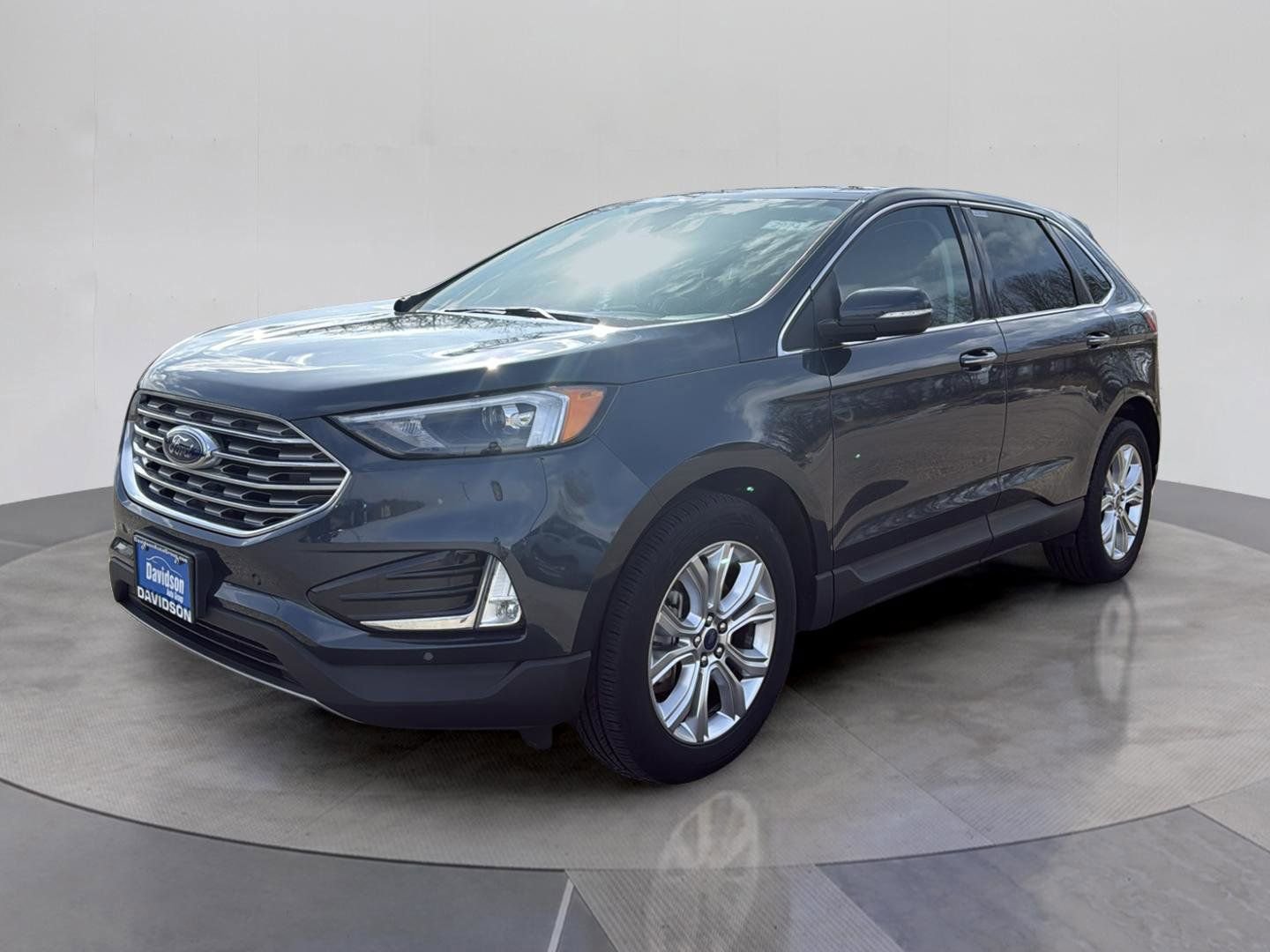 Used 2022 Ford Edge Titanium image 1