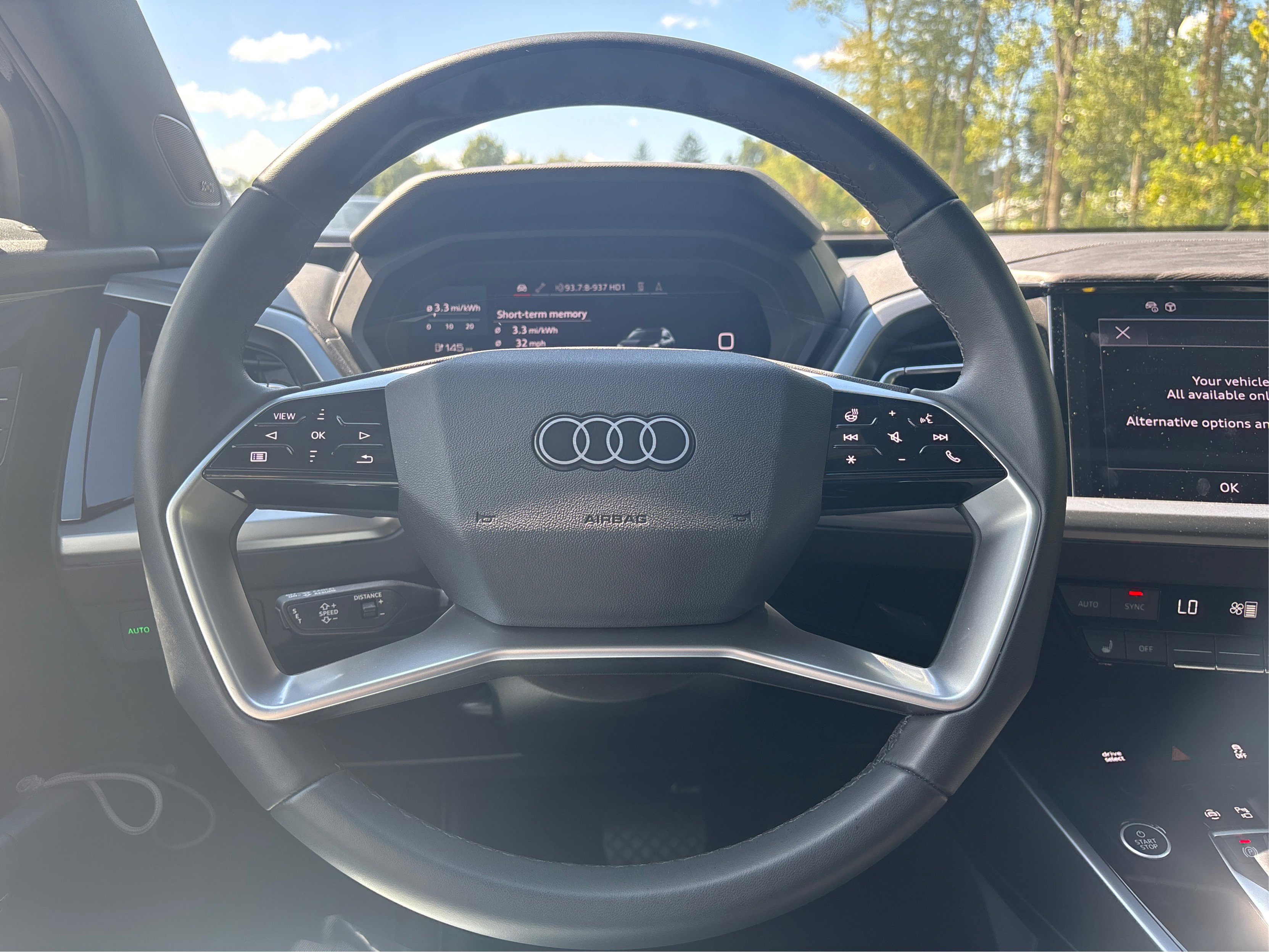 Used 2025 Audi Q4 e-tron Premium Plus image 21