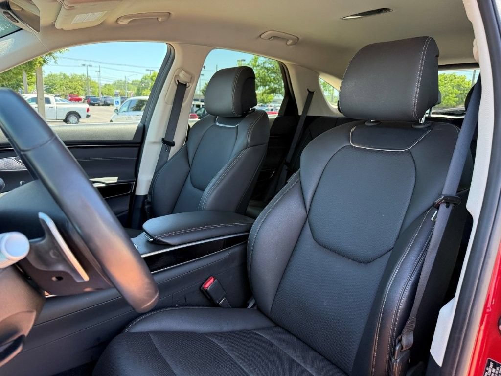 Used 2023 Genesis GV70 2.5T AWD/4WD image 14