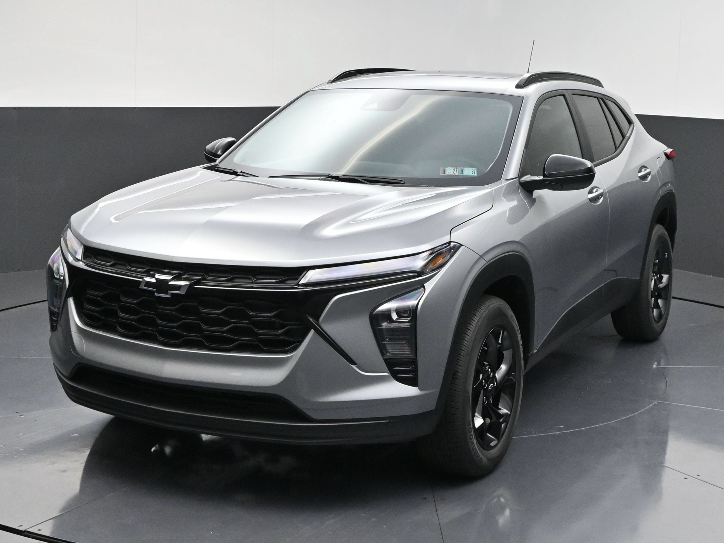 New 2026 Chevrolet Trax LT w/ Sunroof Package FWD image 4