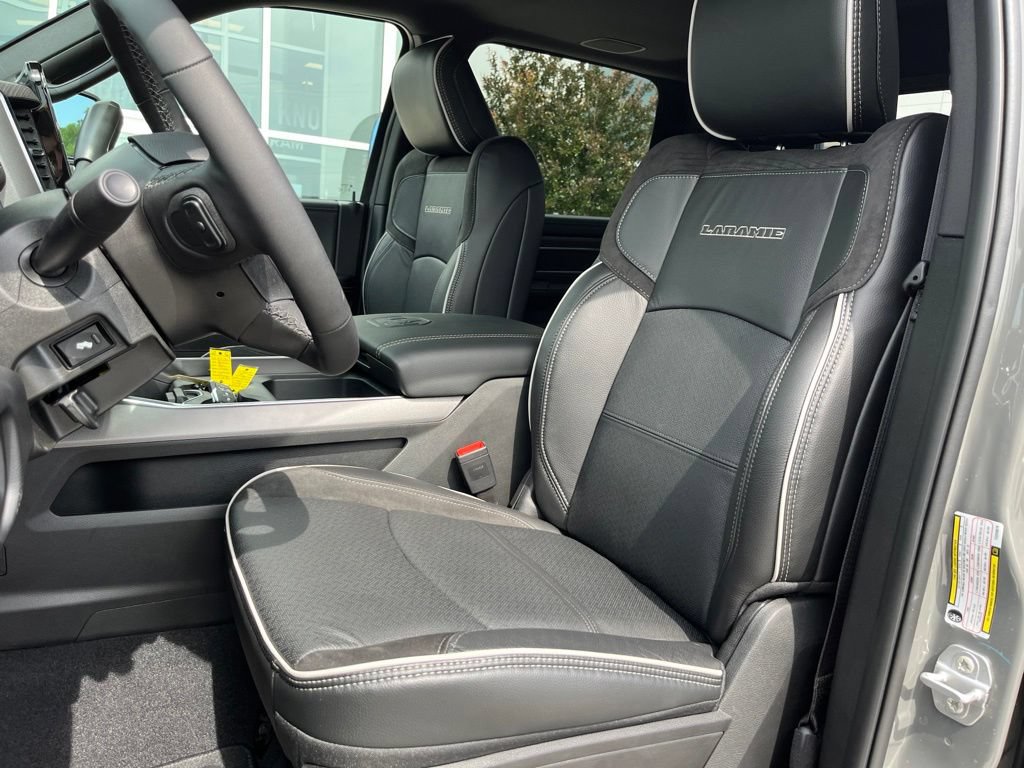 New 2026 RAM 2500 Laramie AWD/4WD image 4