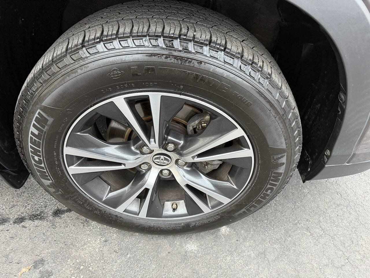 Used 2016 Toyota Highlander XLE AWD/4WD image 96