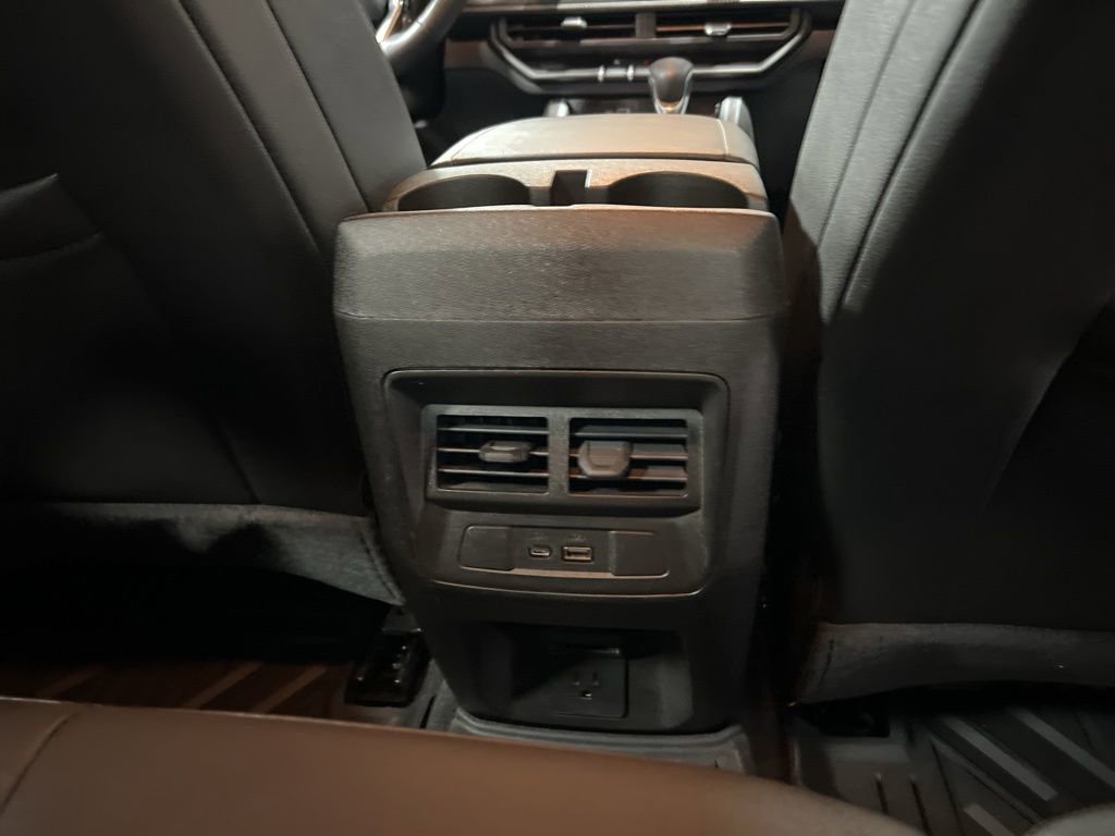 Used 2025 Chevrolet Colorado LT w/ LT Convenience Package image 16