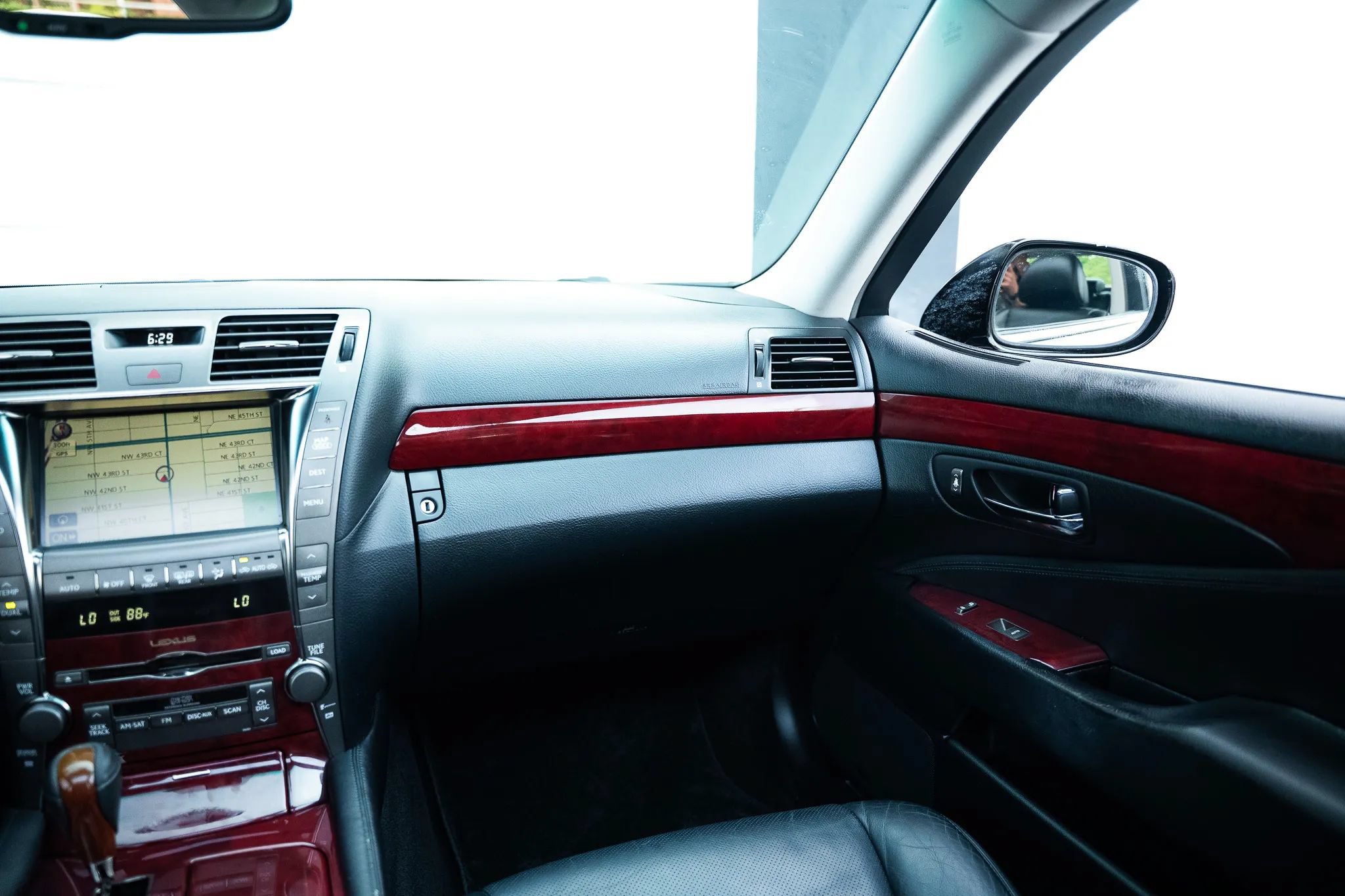 Used 2008 Lexus LS 460 RWD image 39