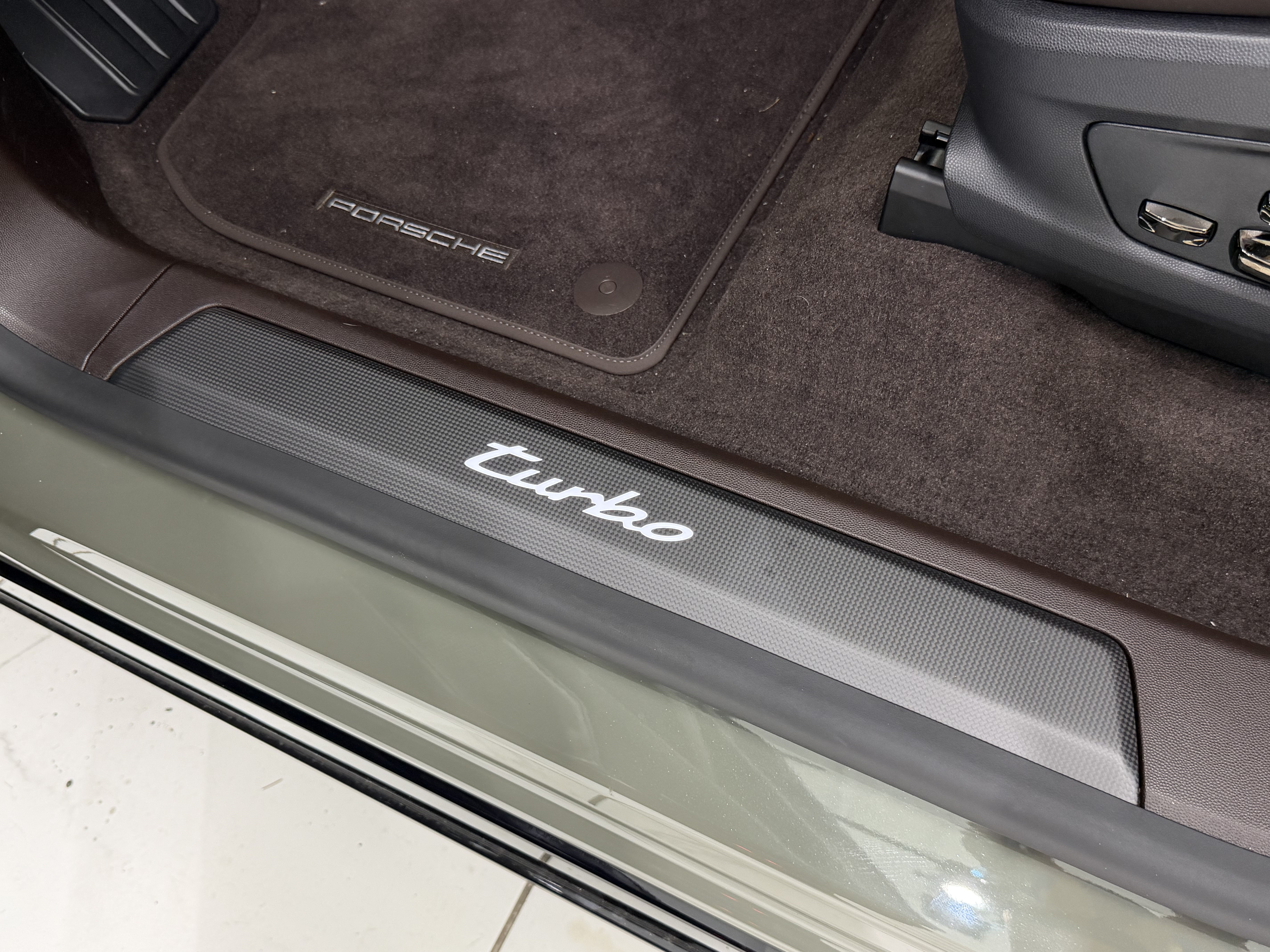 New 2026 Porsche Cayenne Turbo Electric AWD/4WD image 36