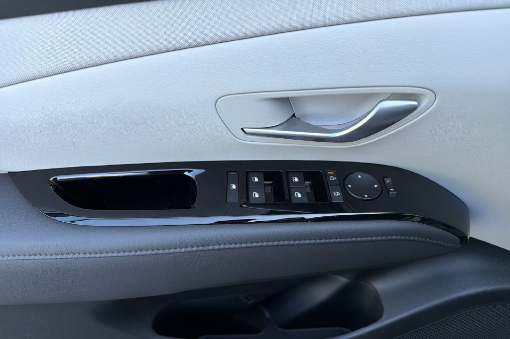 New 2026 Hyundai Tucson Limited AWD/4WD image 8