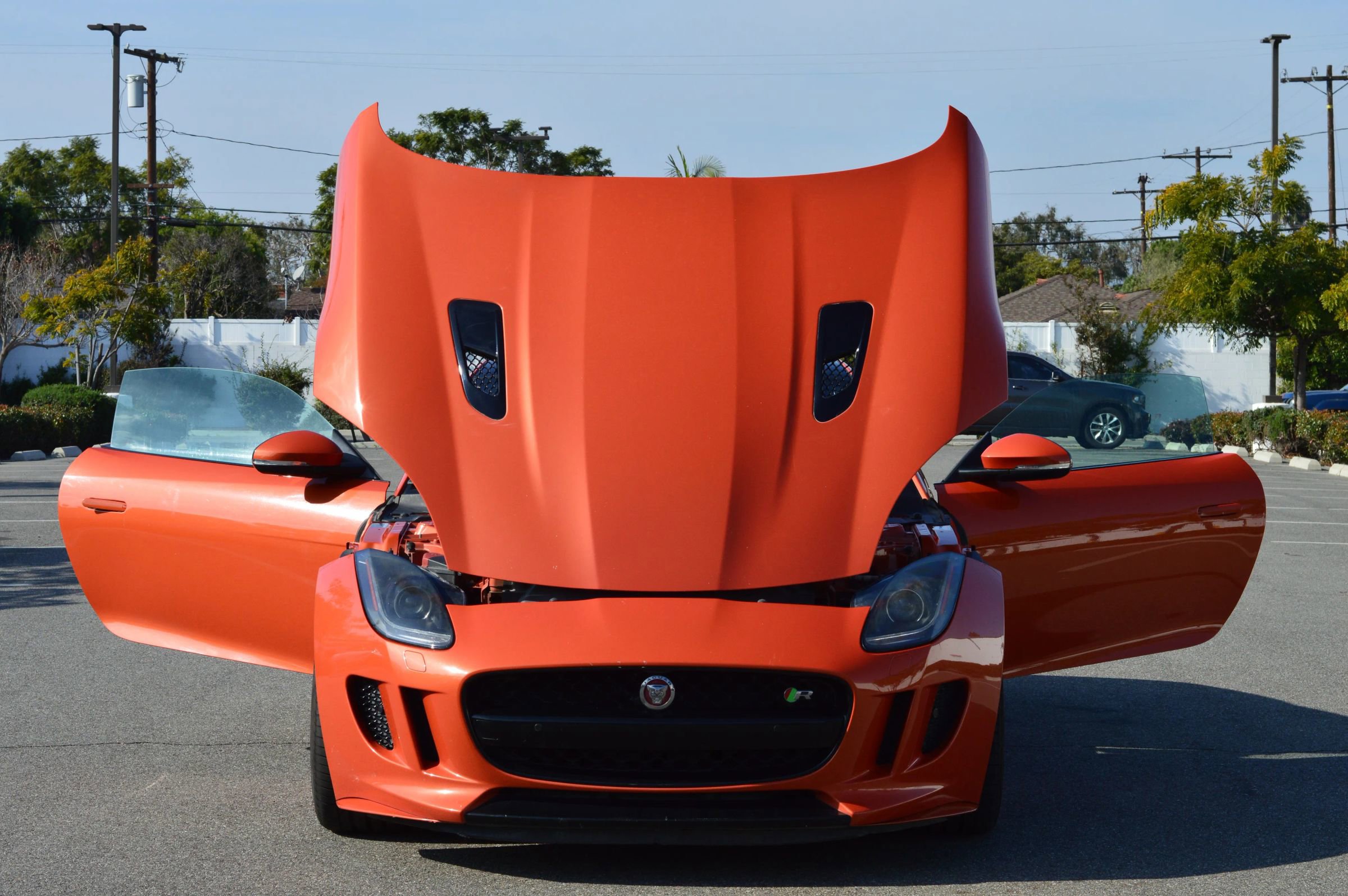 Used 2016 Jaguar F-TYPE R image 15