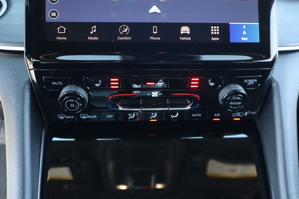 New 2025 Jeep Grand Cherokee L Limited w/ Black Appearance Package image 8