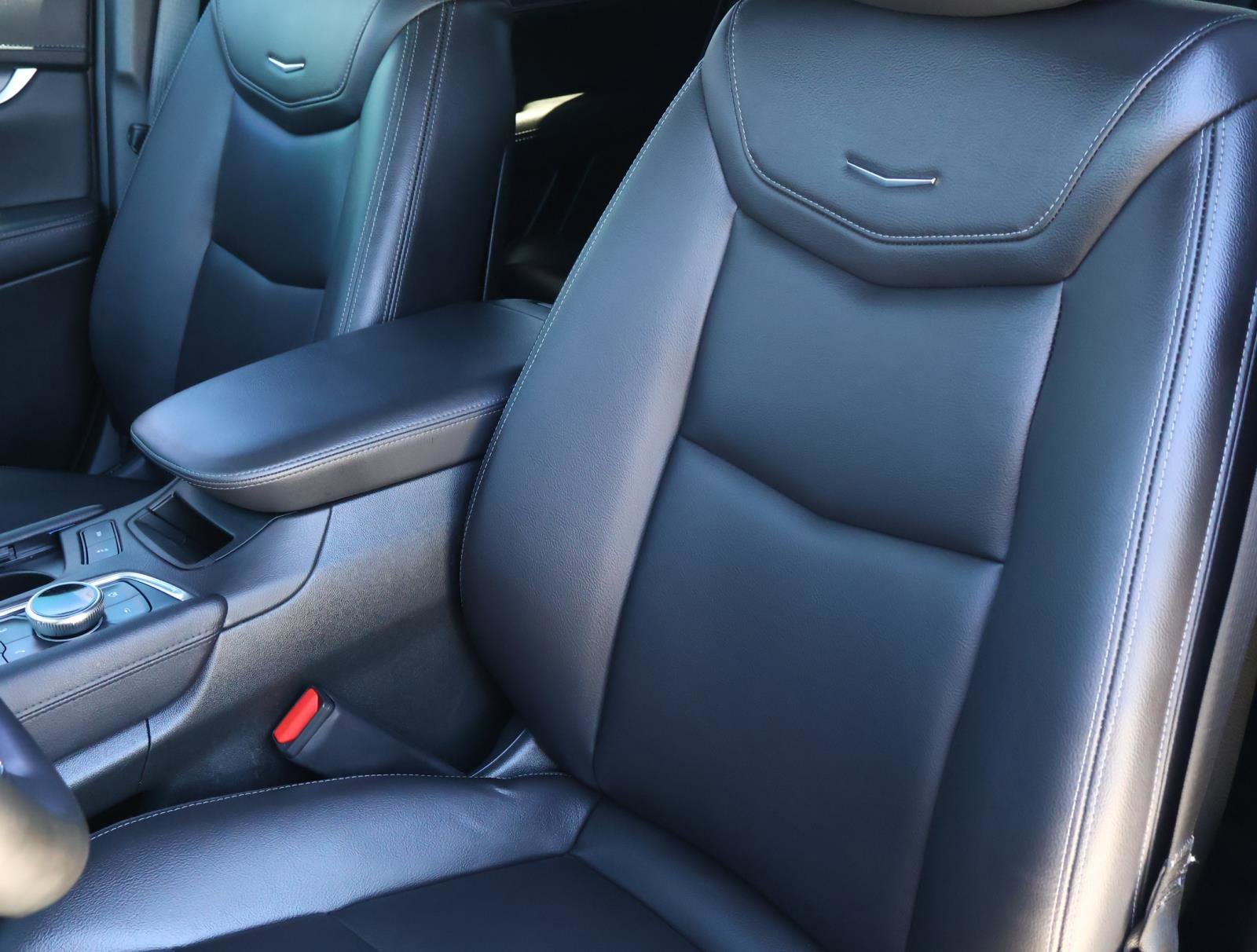 Certified 2025 Cadillac XT5 Luxury w/ LPO, Floor Liner Package FWD image 17