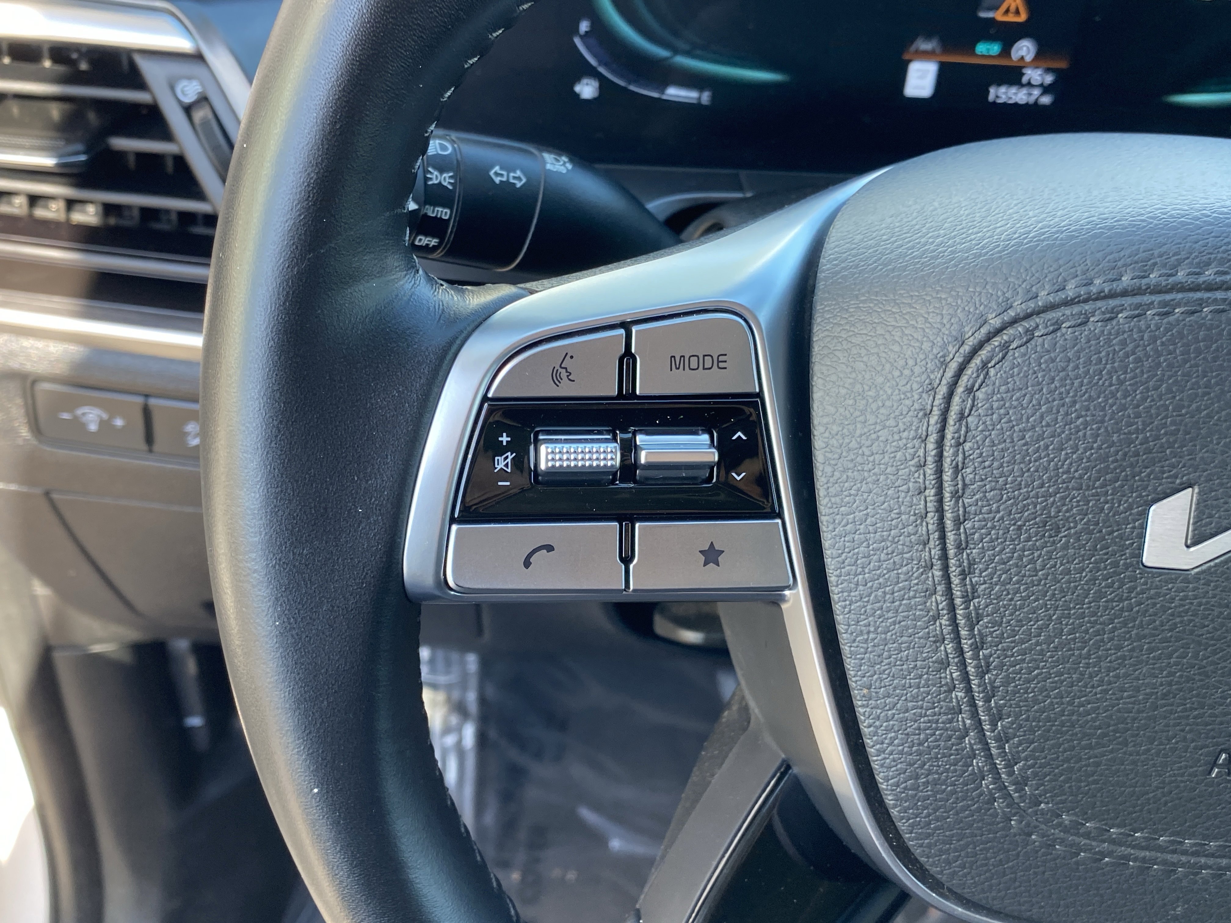 Used 2025 Kia Telluride S image 28