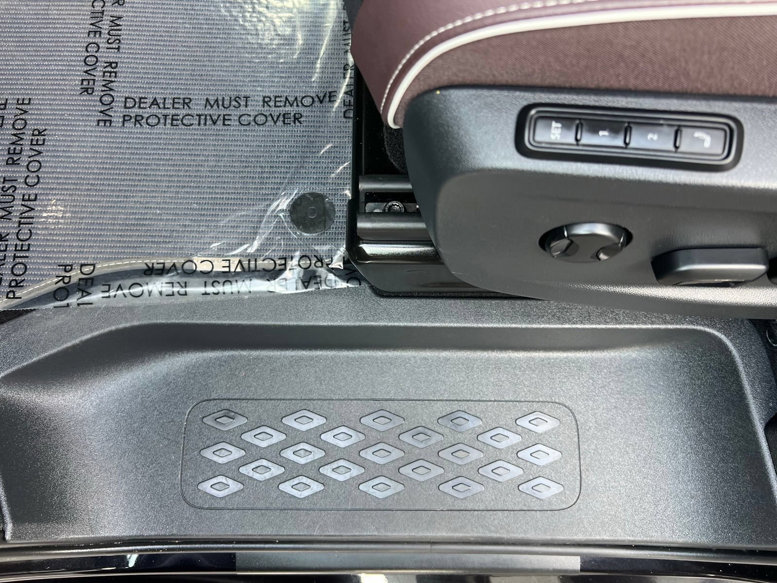 Used 2025 Volkswagen ID. Buzz Pro S RWD image 28