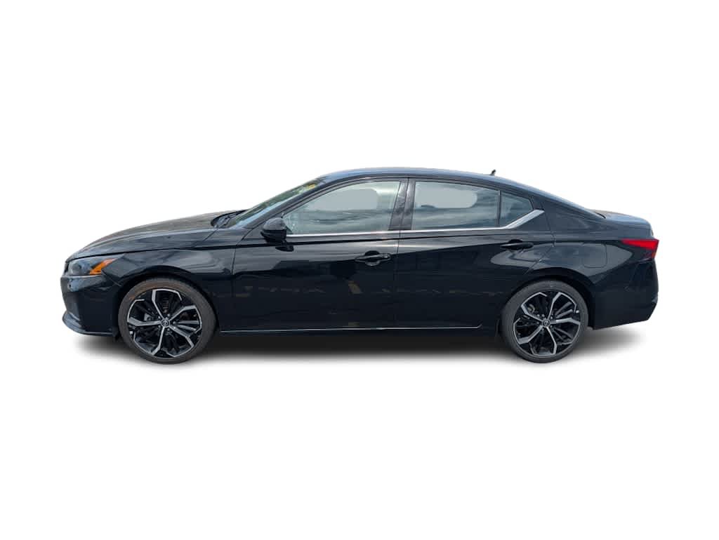 Used 2024 Nissan Altima 2.5 SR FWD image 3