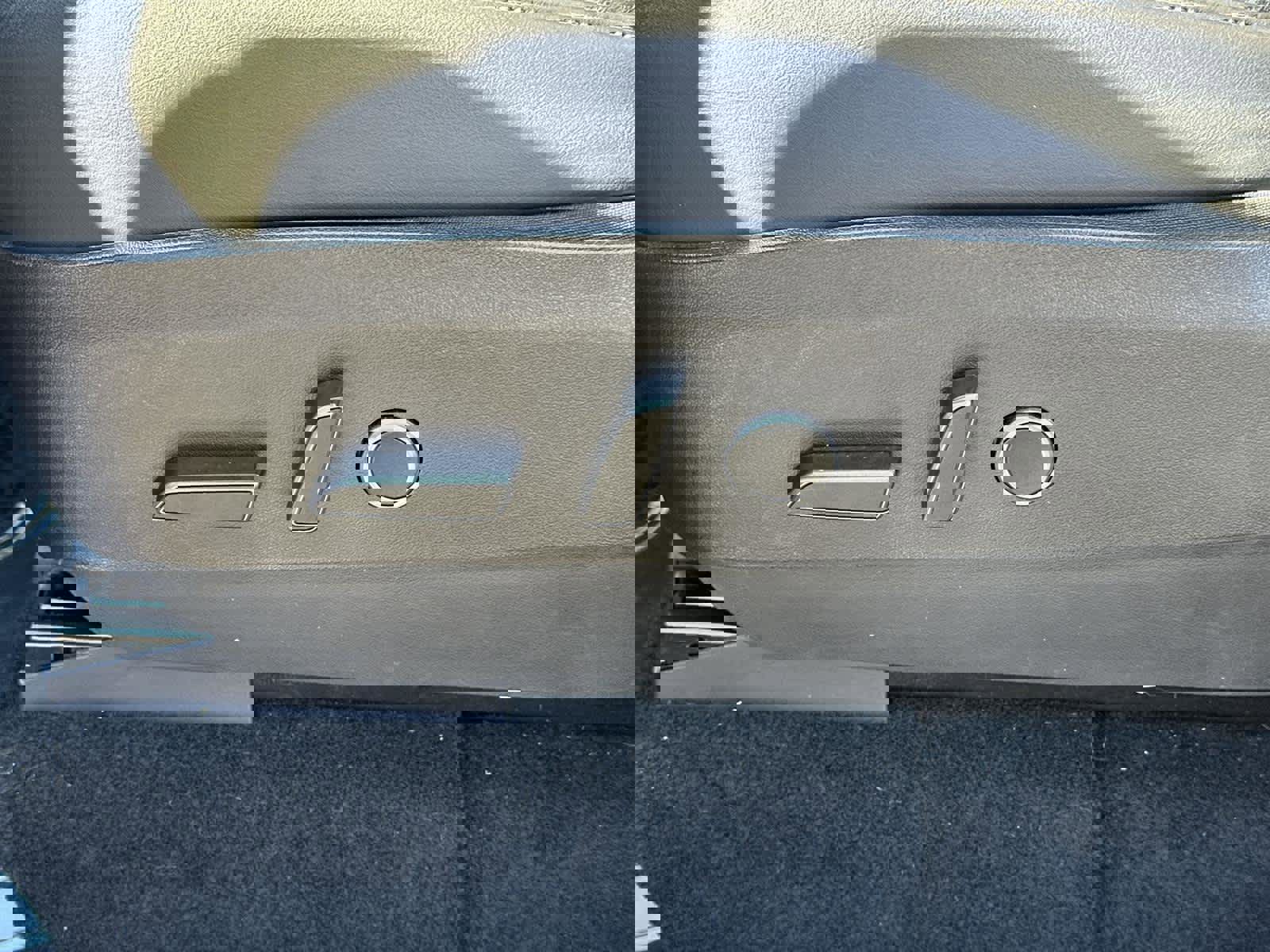 Used 2023 Tesla Model Y Performance image 23