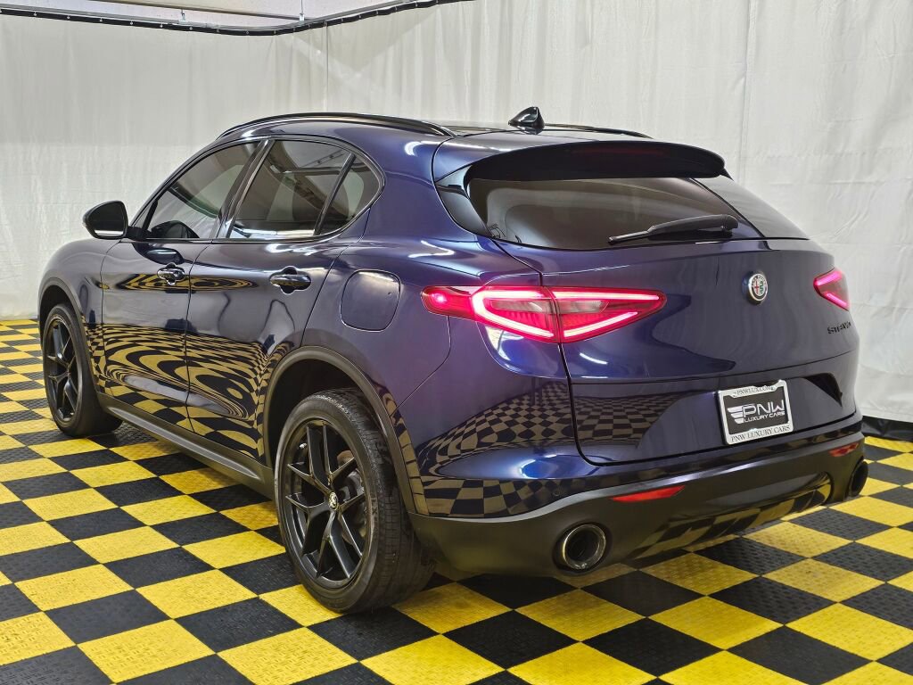 Used 2021 Alfa Romeo Stelvio Sprint w/ Nero Edizione image 5