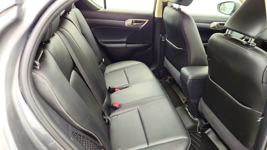 Used 2016 Lexus CT 200h w/ Seat Comfort Package FWD image 22