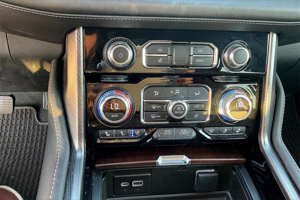 Used 2023 GMC Yukon Denali Ultimate image 34