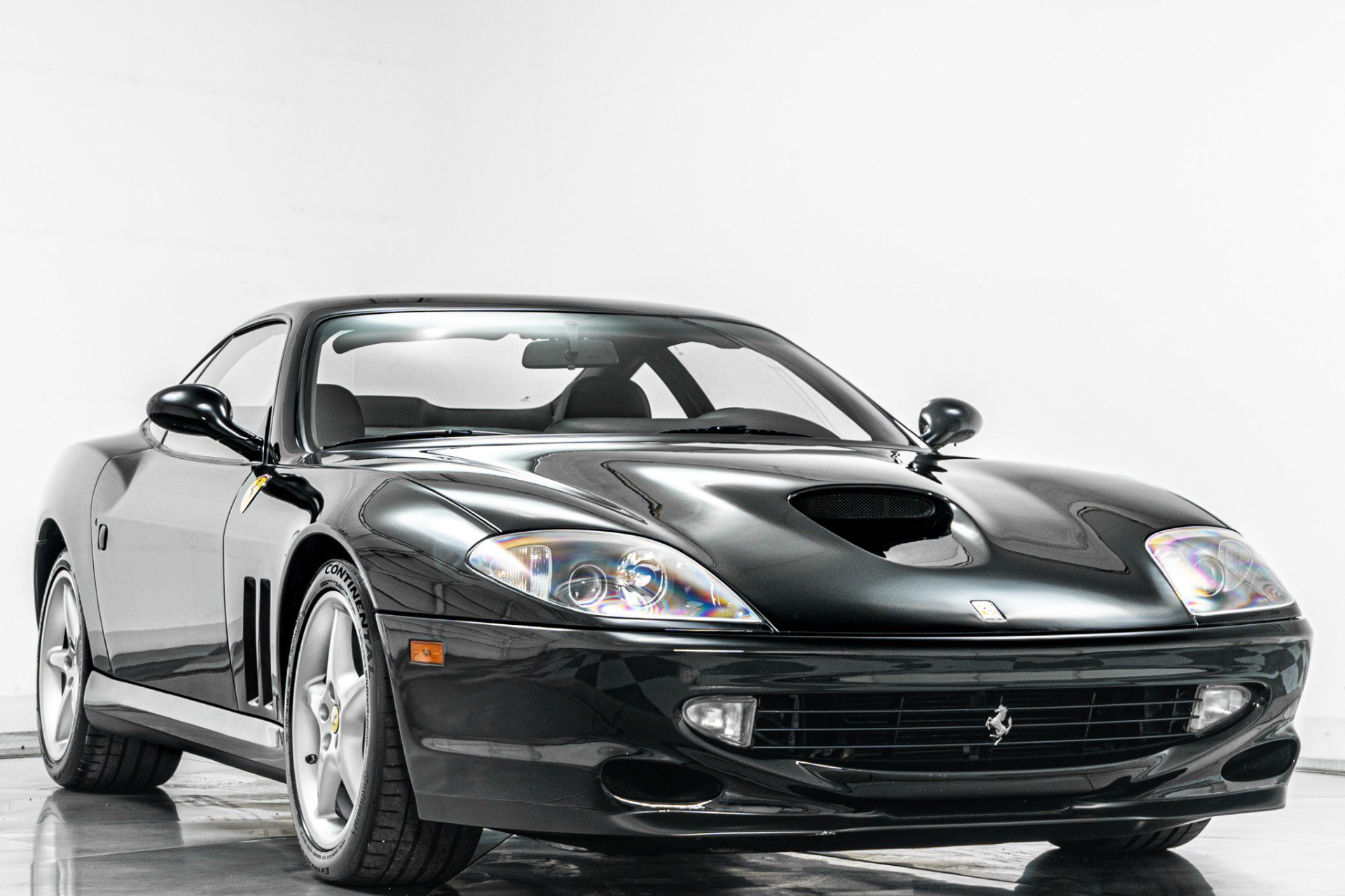 Used 1998 Ferrari 550 Maranello Coupe RWD image 3