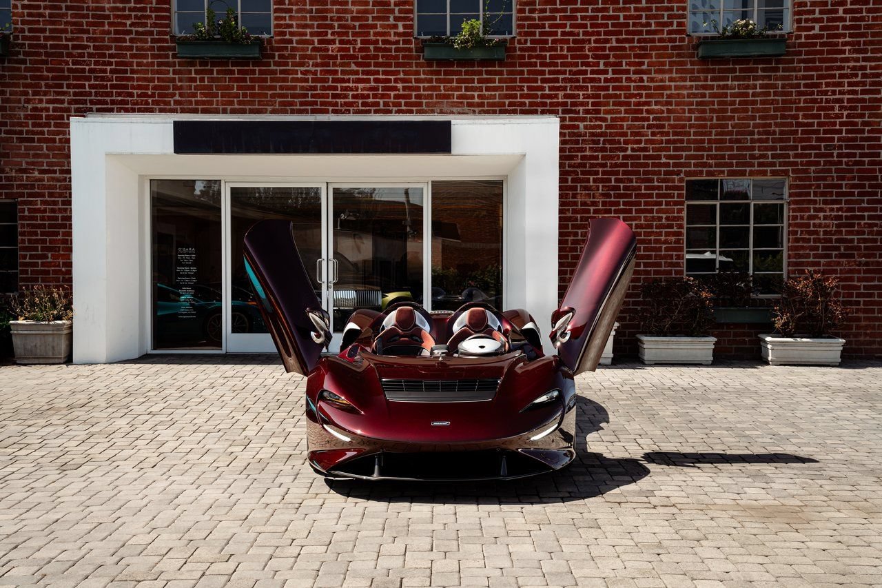 Used 2021 McLaren Elva RWD image 2