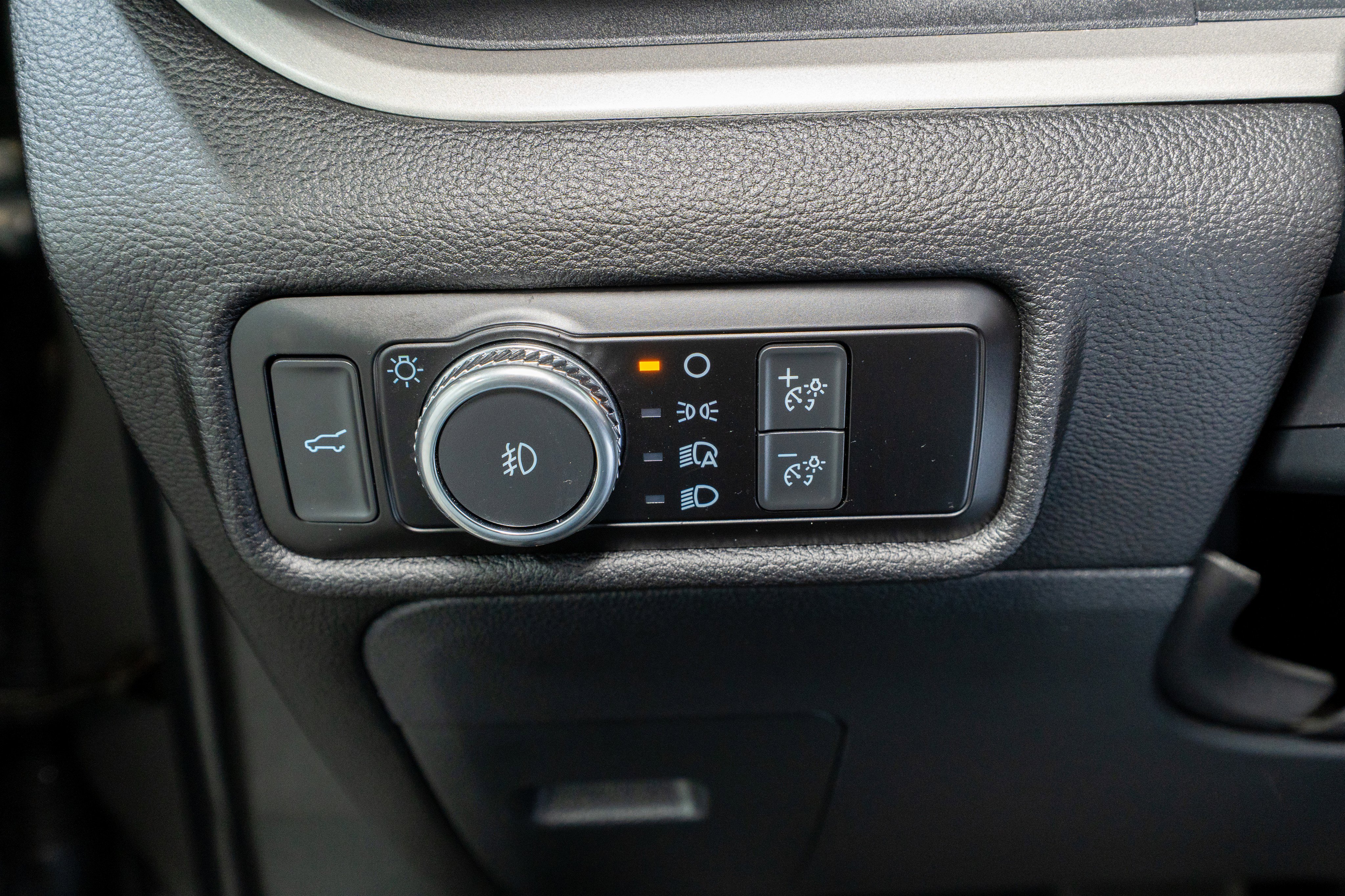 Used 2022 Ford Explorer XLT w/ Equipment Group 202A image 32