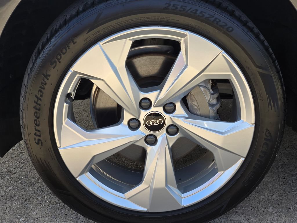 Certified 2023 Audi Q5 2.0T Premium Plus w/ Premium Plus Package AWD/4WD image 16