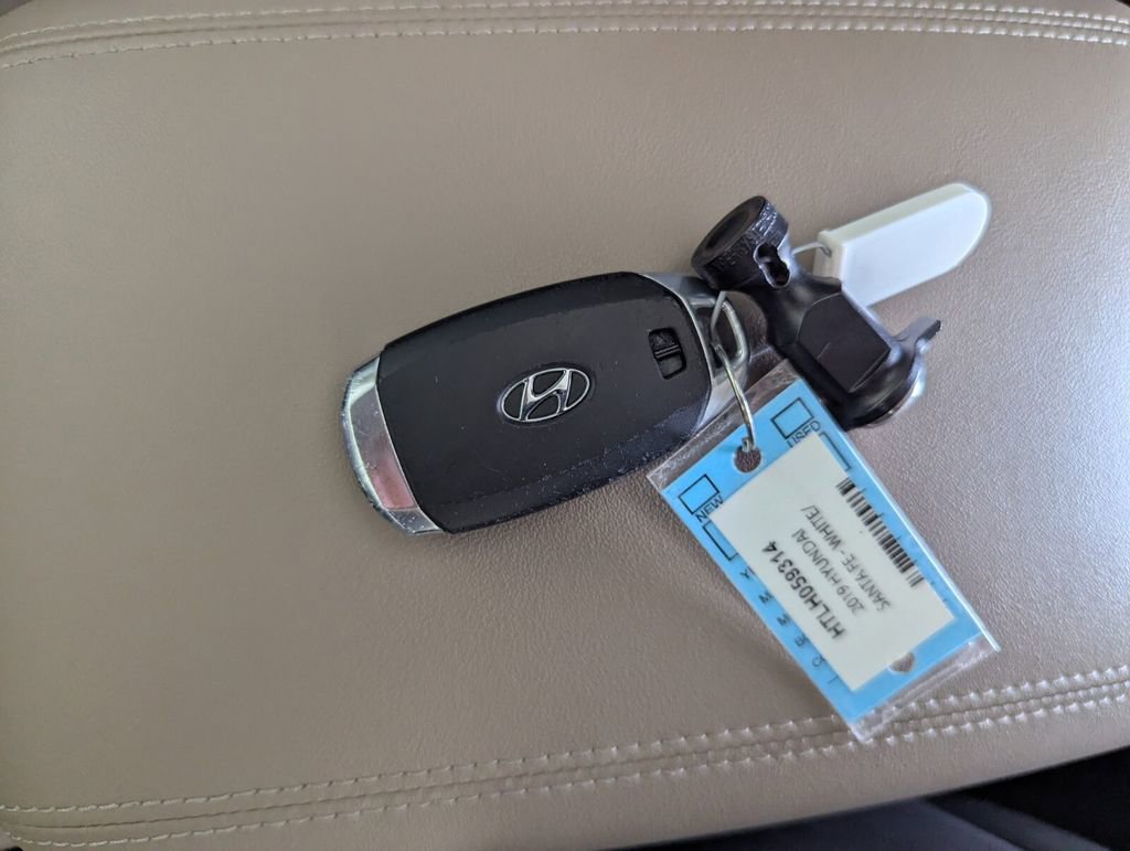 Used 2019 Hyundai Santa Fe FWD image 29