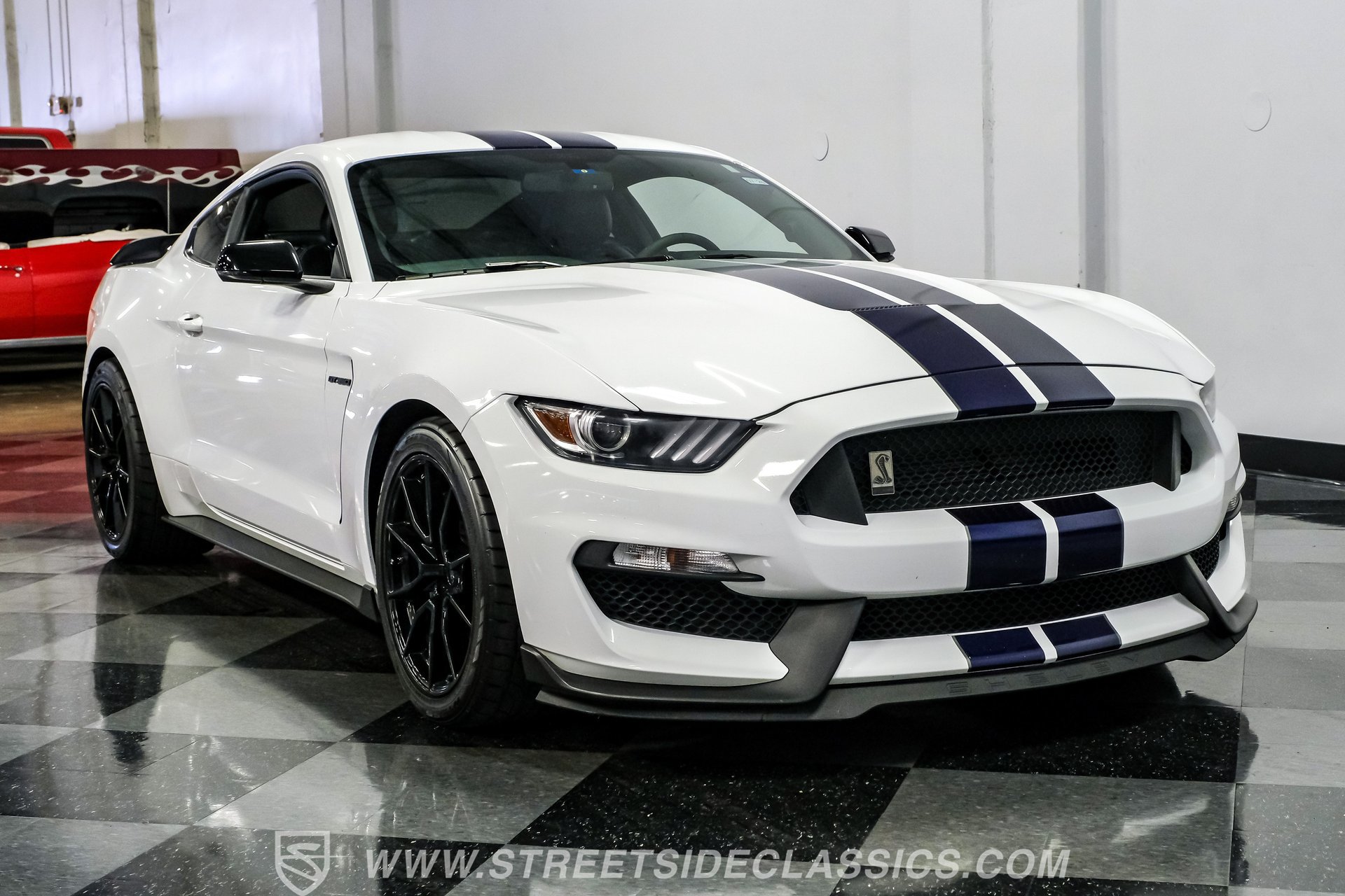 Used 2019 Ford Mustang Shelby GT350 w/ Technology Package RWD image 17