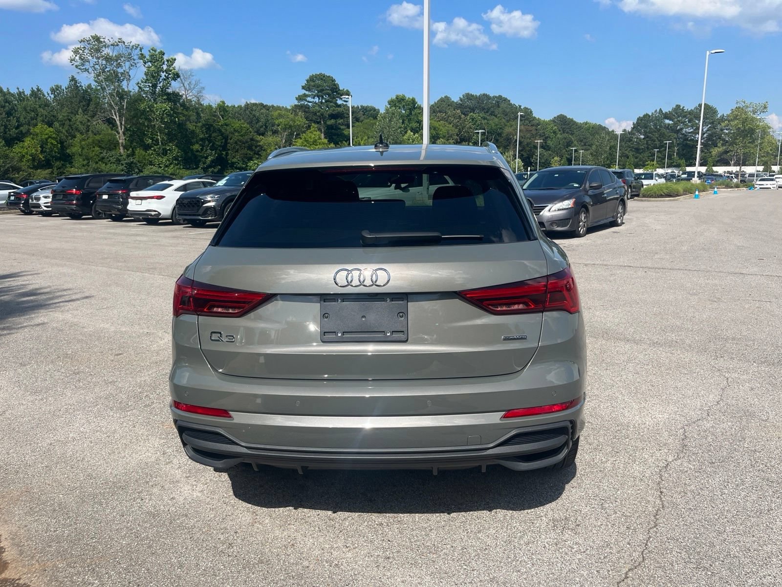Used 2023 Audi Q3 2.0T Premium Plus w/ Premium Plus Package AWD/4WD image 7