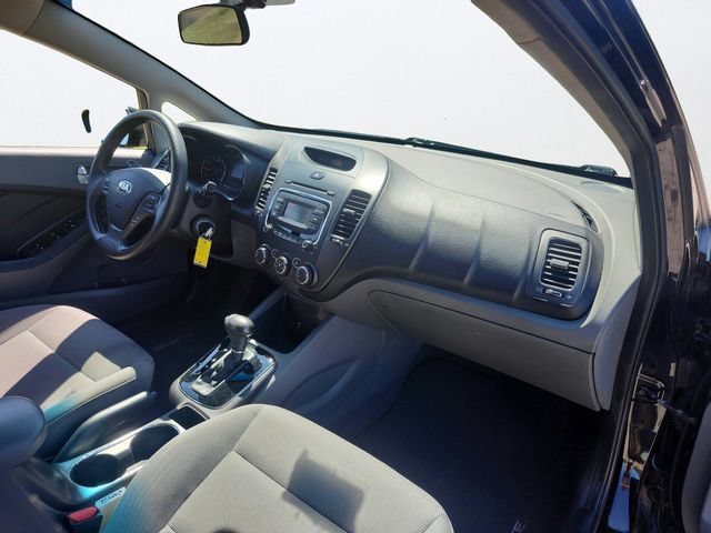 Used 2017 Kia Forte LX FWD image 19
