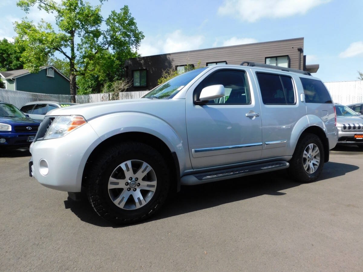 Used 2011 Nissan Pathfinder Silver AWD/4WD image 4