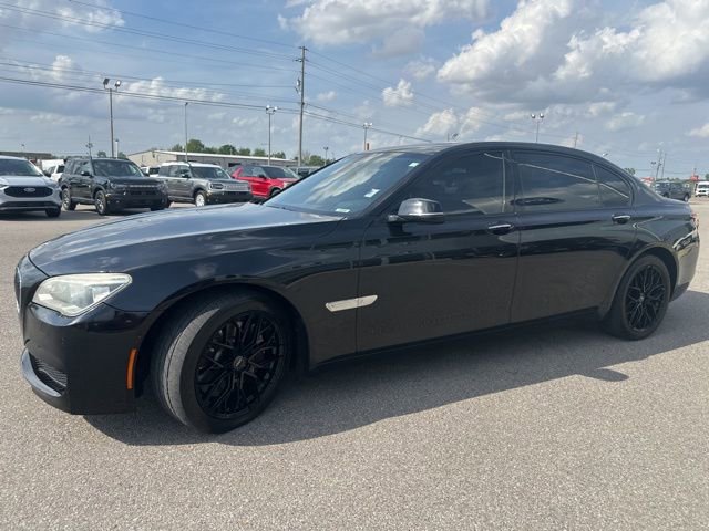 Used 2014 BMW 750Li xDrive image 28